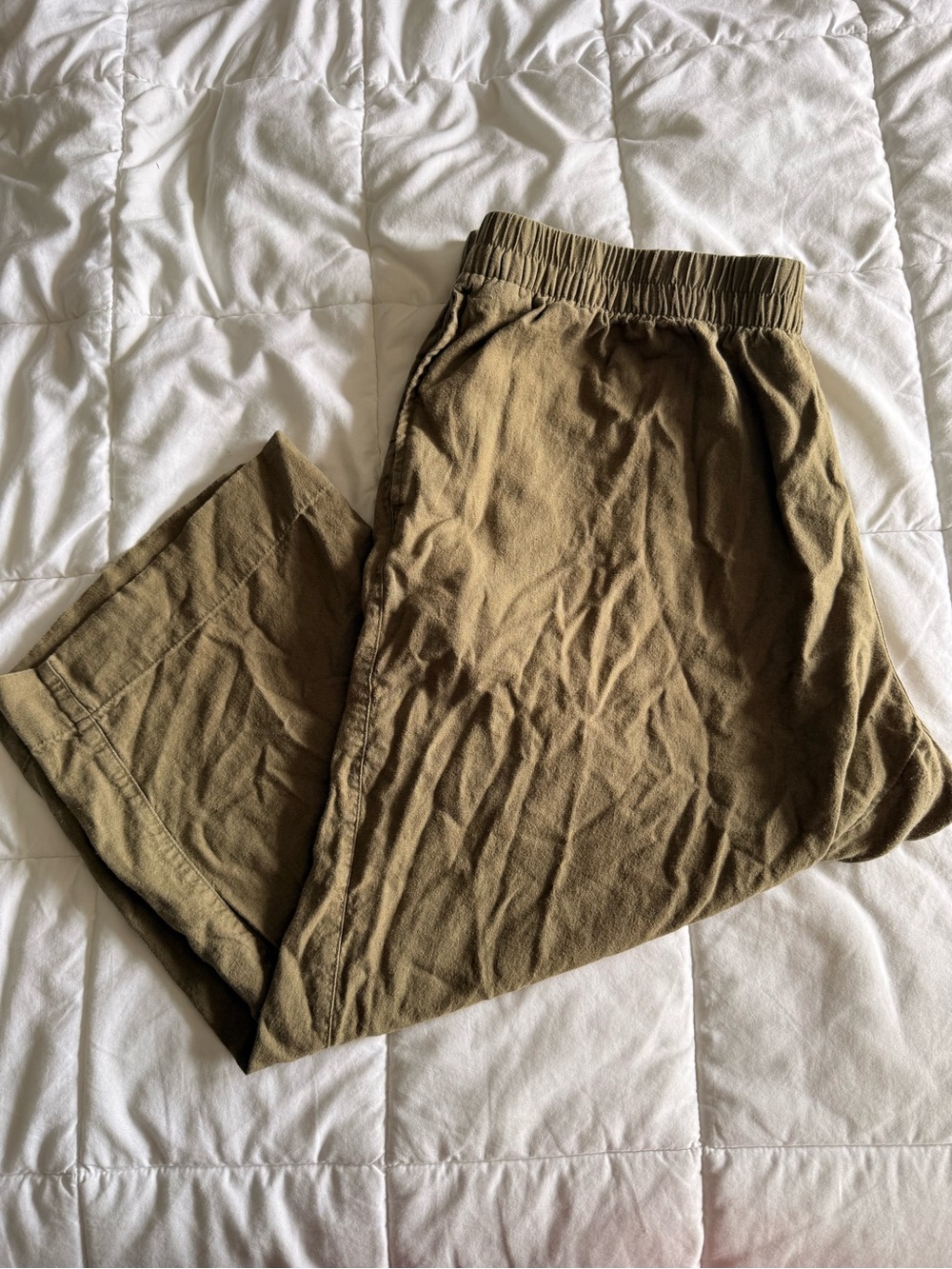 Women’s Elastic-Waist Casual Pants in Olive